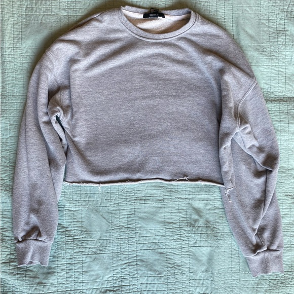 Cropped Sweatshirt - Picture 2 of 4